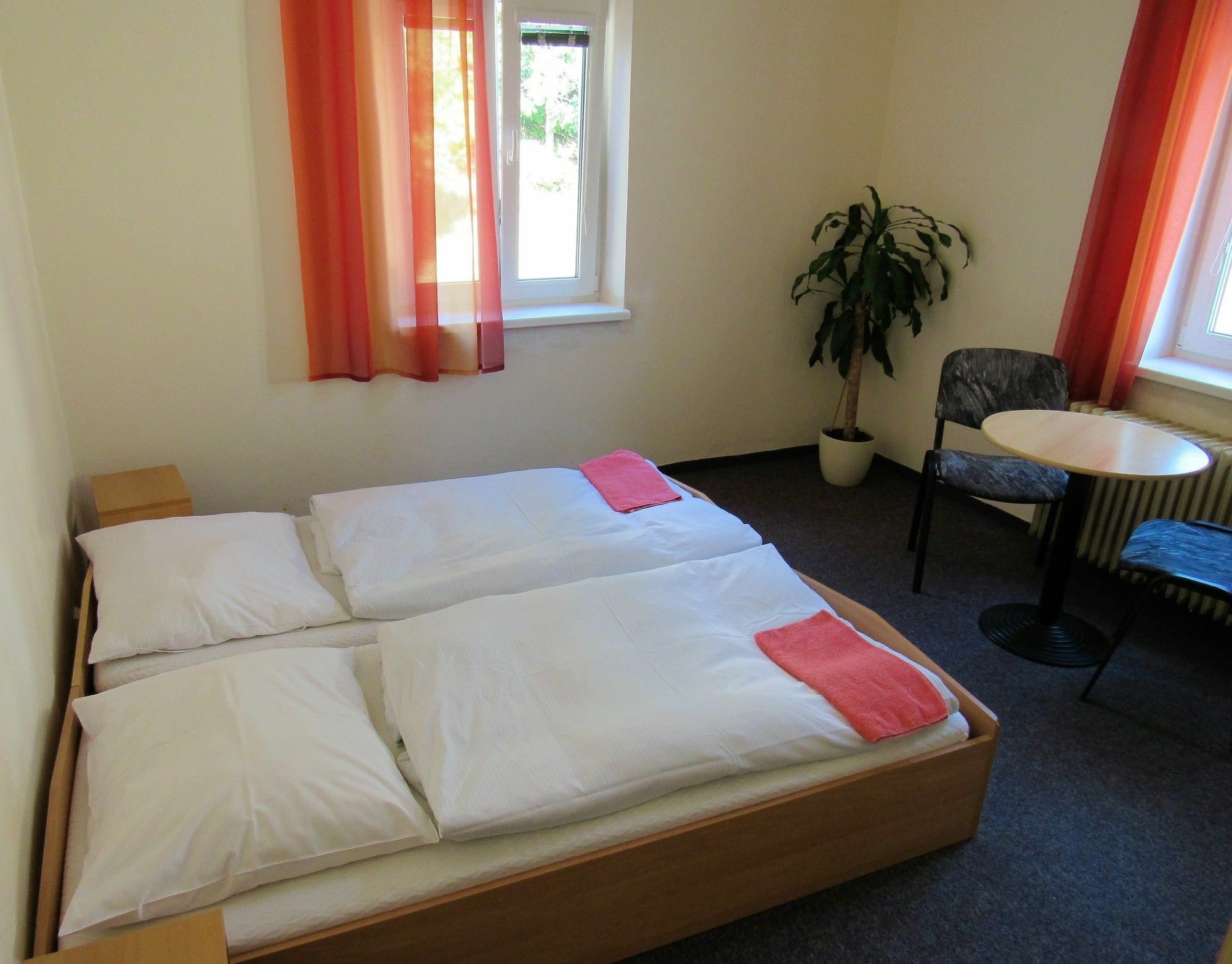 Auberge de jeunesse Milano à Mariánské Lázně Extérieur photo